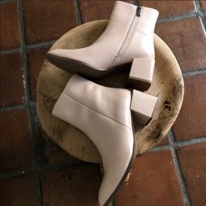 MOVING SALE  Seychelles Siesta Boot